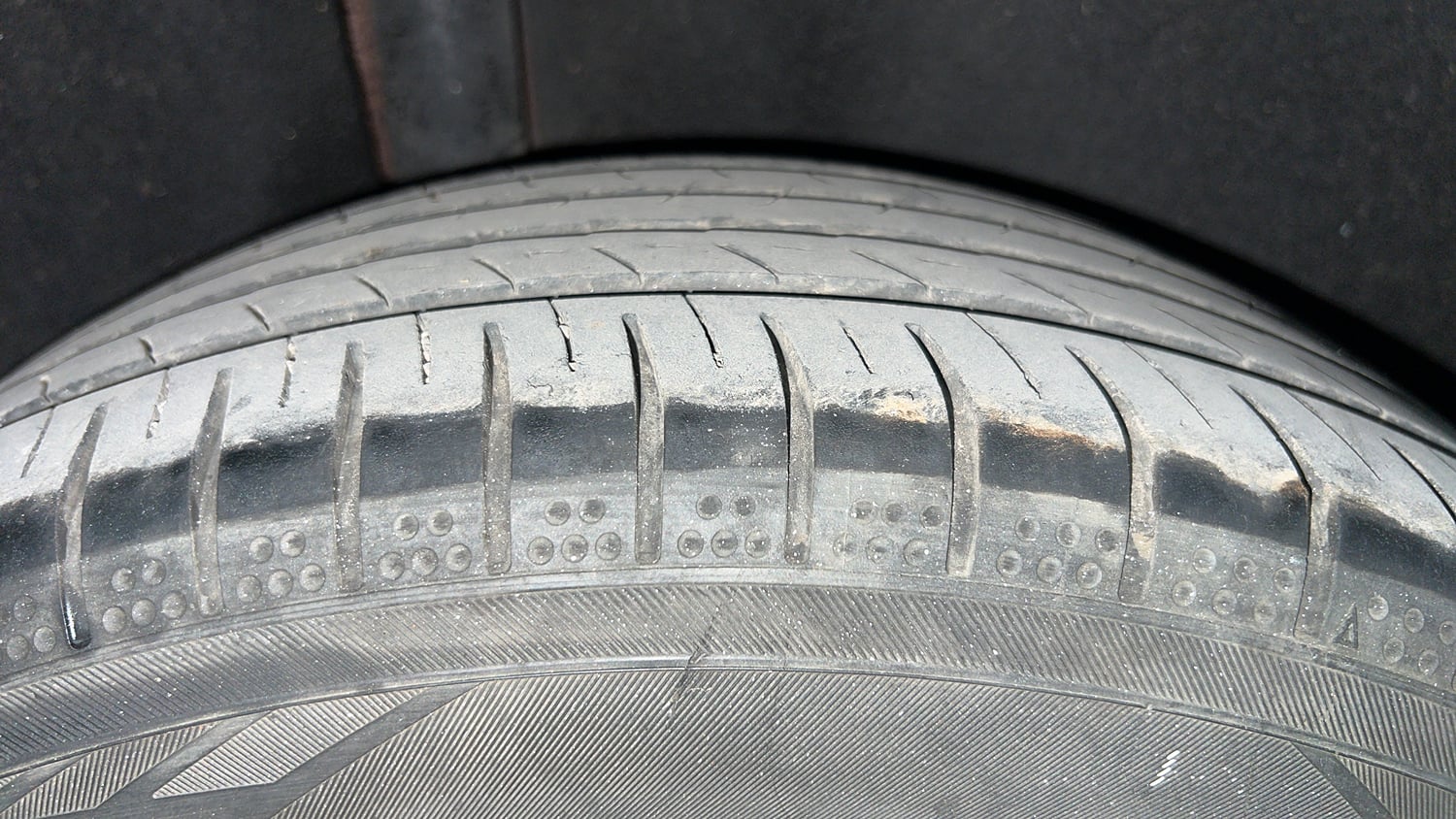 Used 2016 Ford EcoSport Titanium 1.5L Ti-VCT AT Petrol Automatic tyres RIGHT REAR TYRE TREAD VIEW