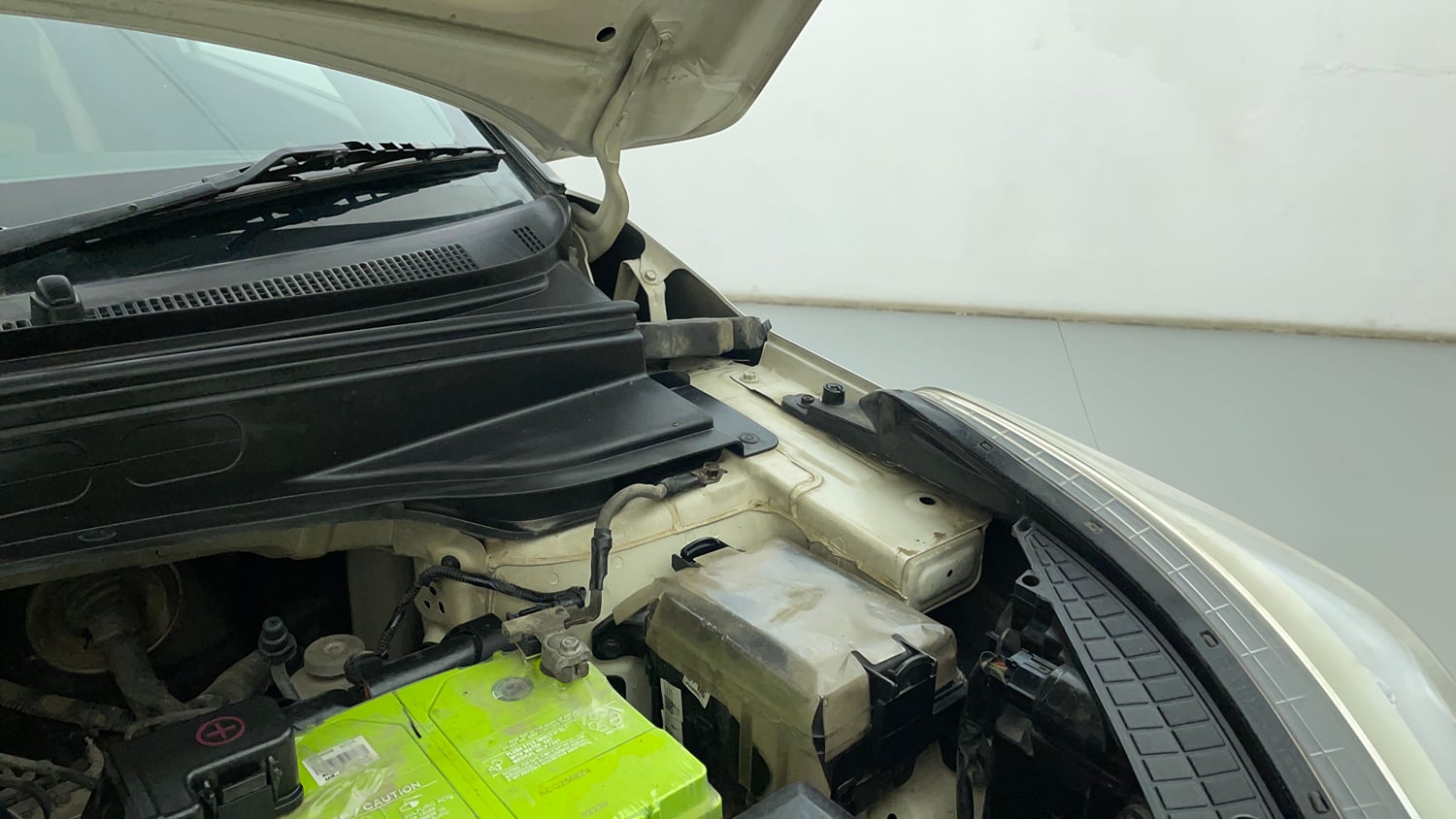 Used 2016 Hyundai Creta 1.6 SX Plus AT Diesel Automatic engine ENGINE LEFT SIDE HINGE & APRON VIEW