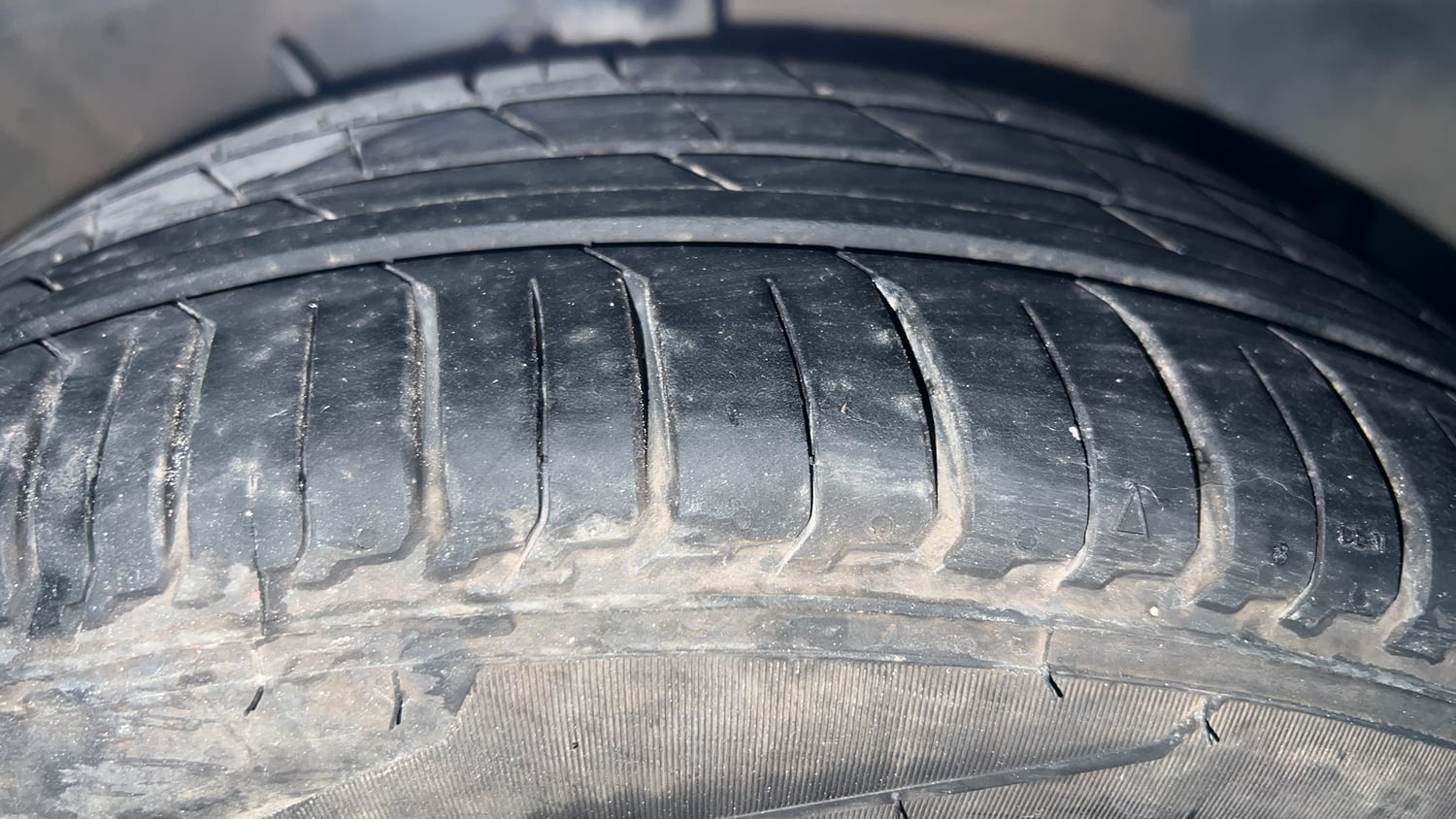 Used 2020 Hyundai Aura SX 1.2 Petrol Petrol Manual tyres RIGHT FRONT TYRE TREAD VIEW