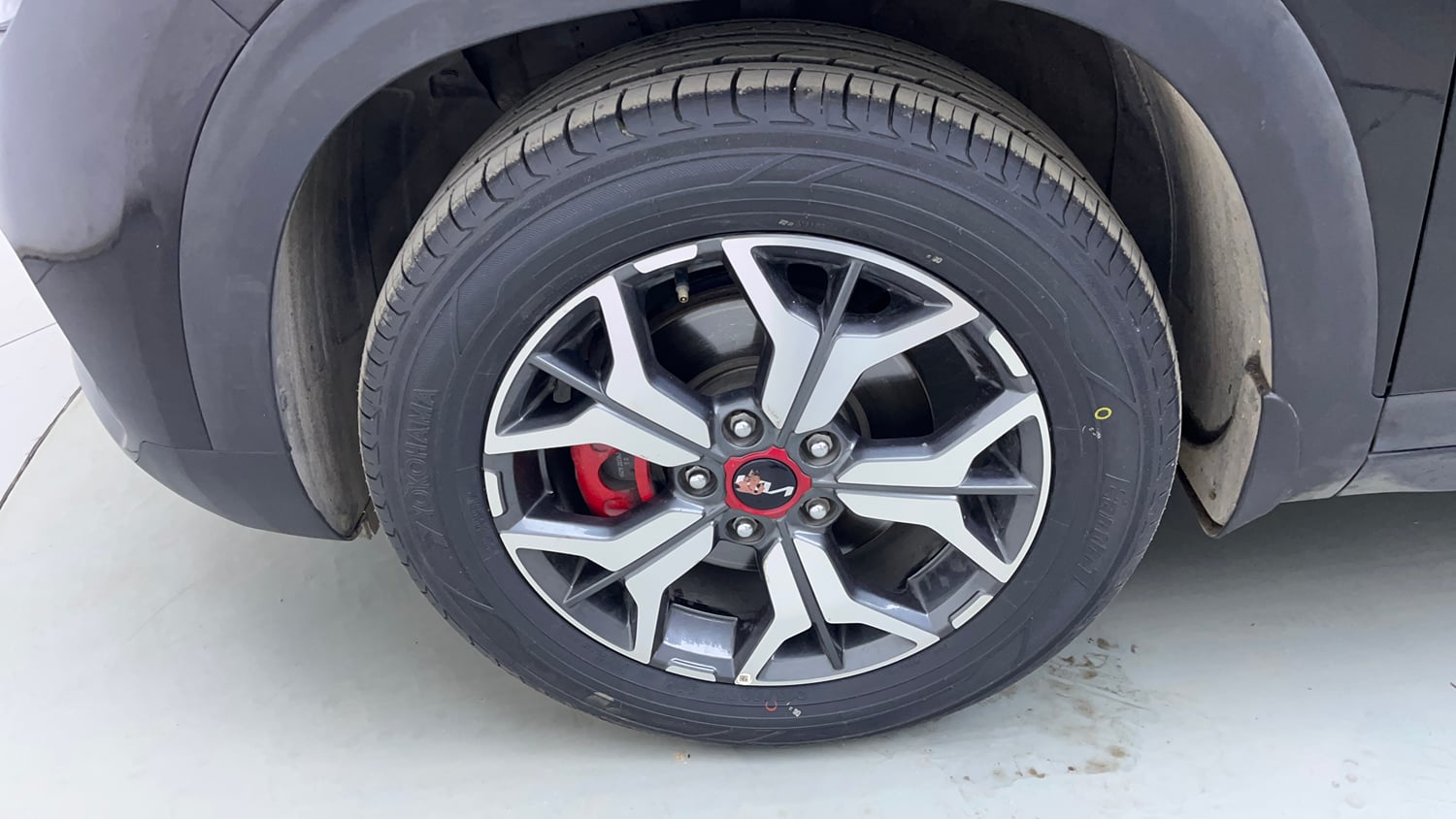 Used 2022 Kia Seltos GTX Plus 1.4 DCT Petrol Automatic tyres LEFT FRONT TYRE RIM VIEW