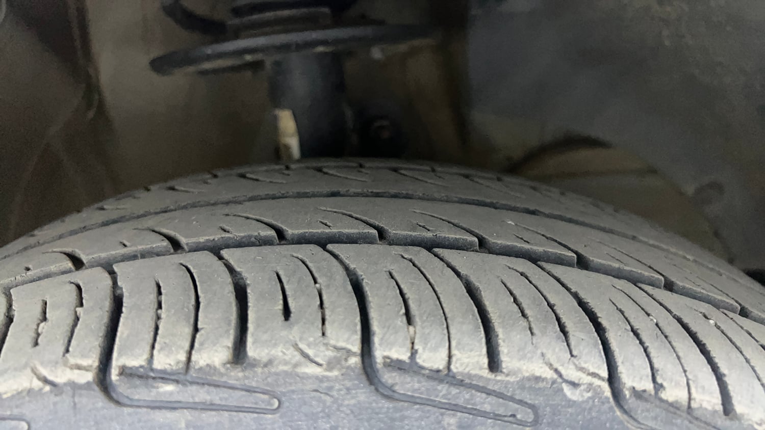 Used 2020 Maruti Suzuki Swift ZXi Plus AMT Petrol Automatic tyres RIGHT FRONT TYRE TREAD VIEW