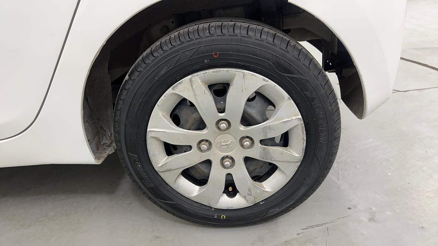 Used 2016 Hyundai Eon 1.0 Kappa Magna + (O) Petrol Manual tyres LEFT REAR TYRE RIM VIEW