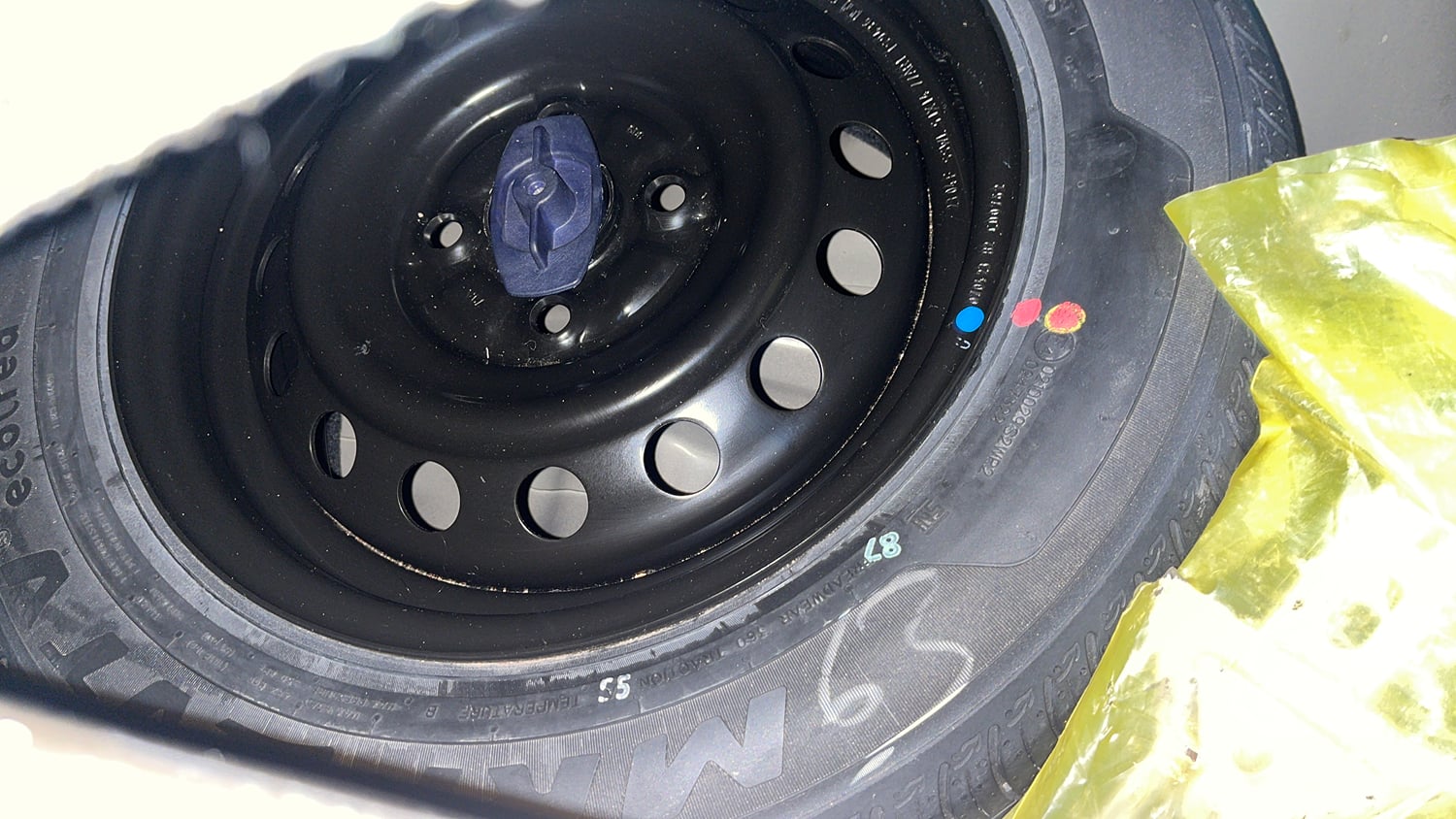 Used 2023 Maruti Suzuki Wagon R ZXI 1.2 AGS Petrol Automatic tyres SPARE TYRE VIEW