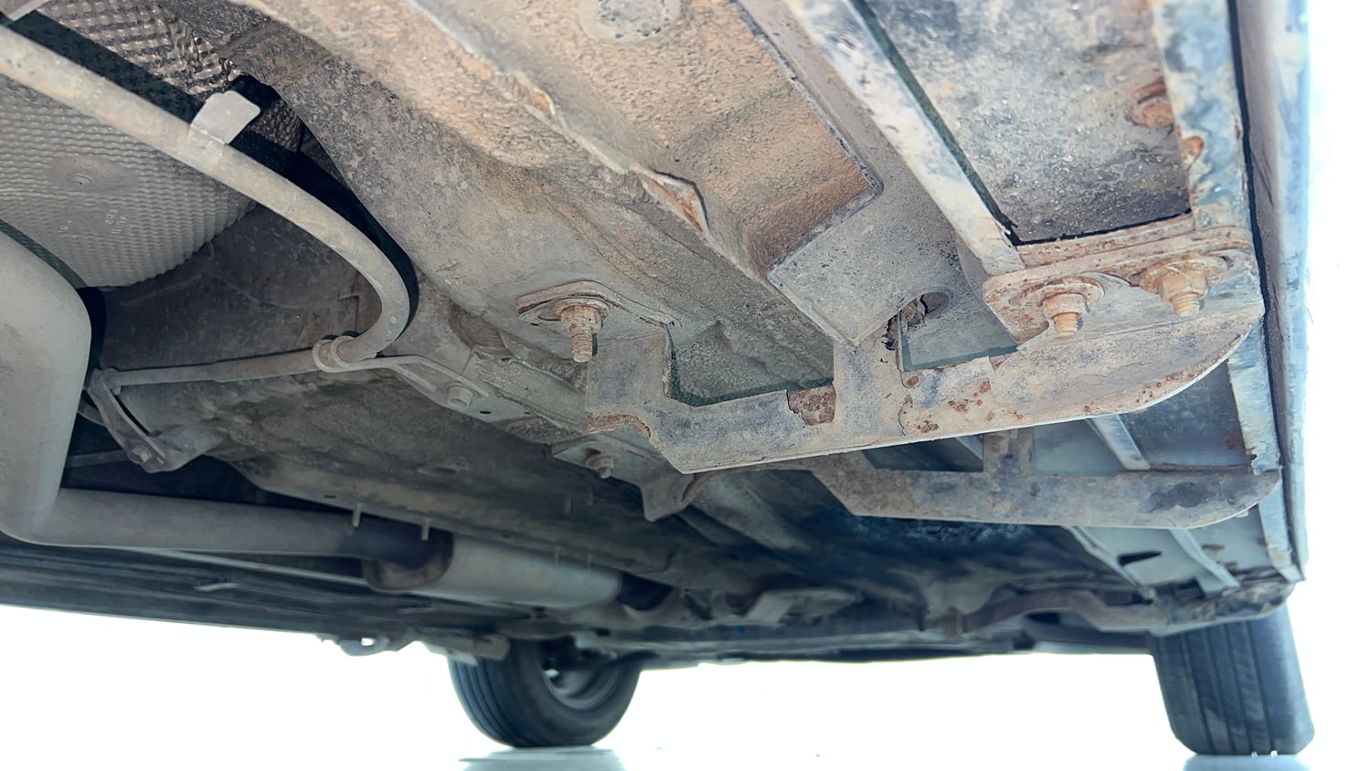 Used 2024 Kia Sonet X Line 1.0 Turbo Petrol DCT Petrol Automatic extra REAR RIGHT UNDERBODY VIEW