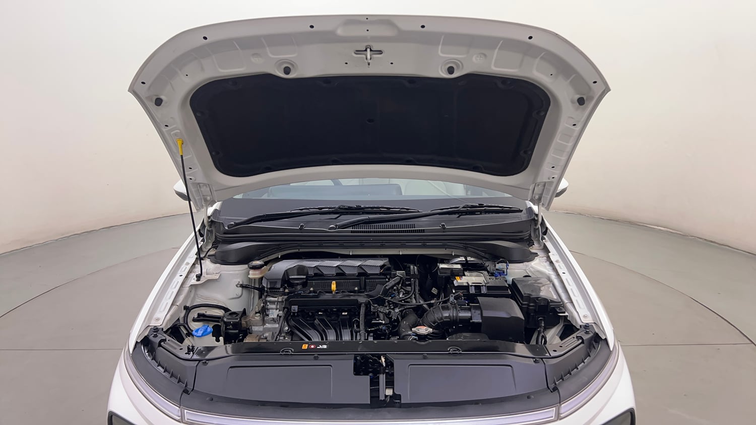 Used 2024 Hyundai Verna SX (O)1.5 Petrol MT Petrol Manual engine ENGINE & BONNET OPEN FRONT VIEW
