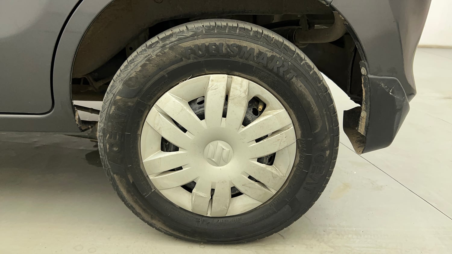 Used 2020 Maruti Suzuki Alto 800 VXi Petrol Manual tyres LEFT REAR TYRE RIM VIEW