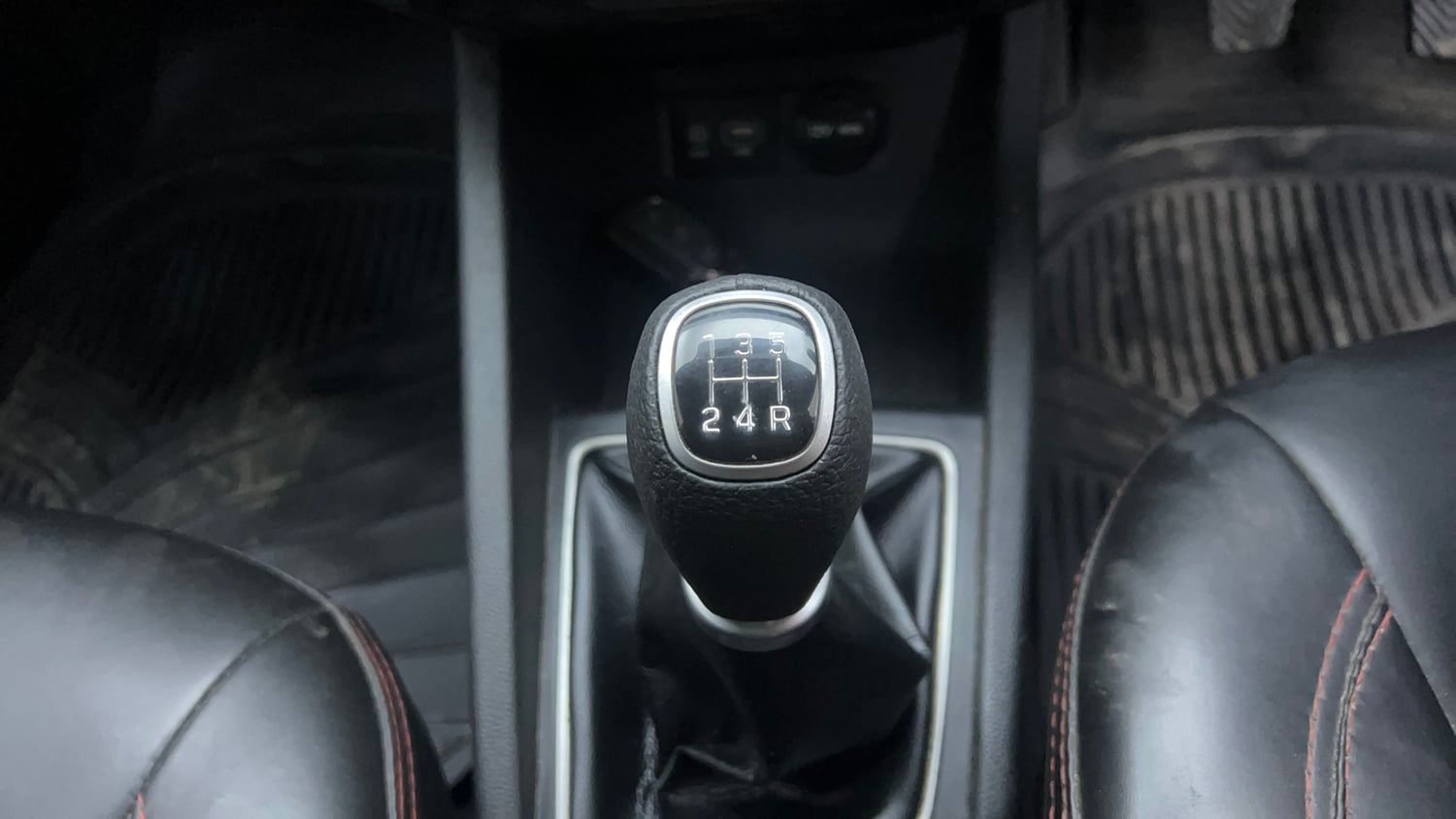 Used 2017 Hyundai Elite i20 Asta 1.2 Petrol Manual interior GEAR  KNOB VIEW