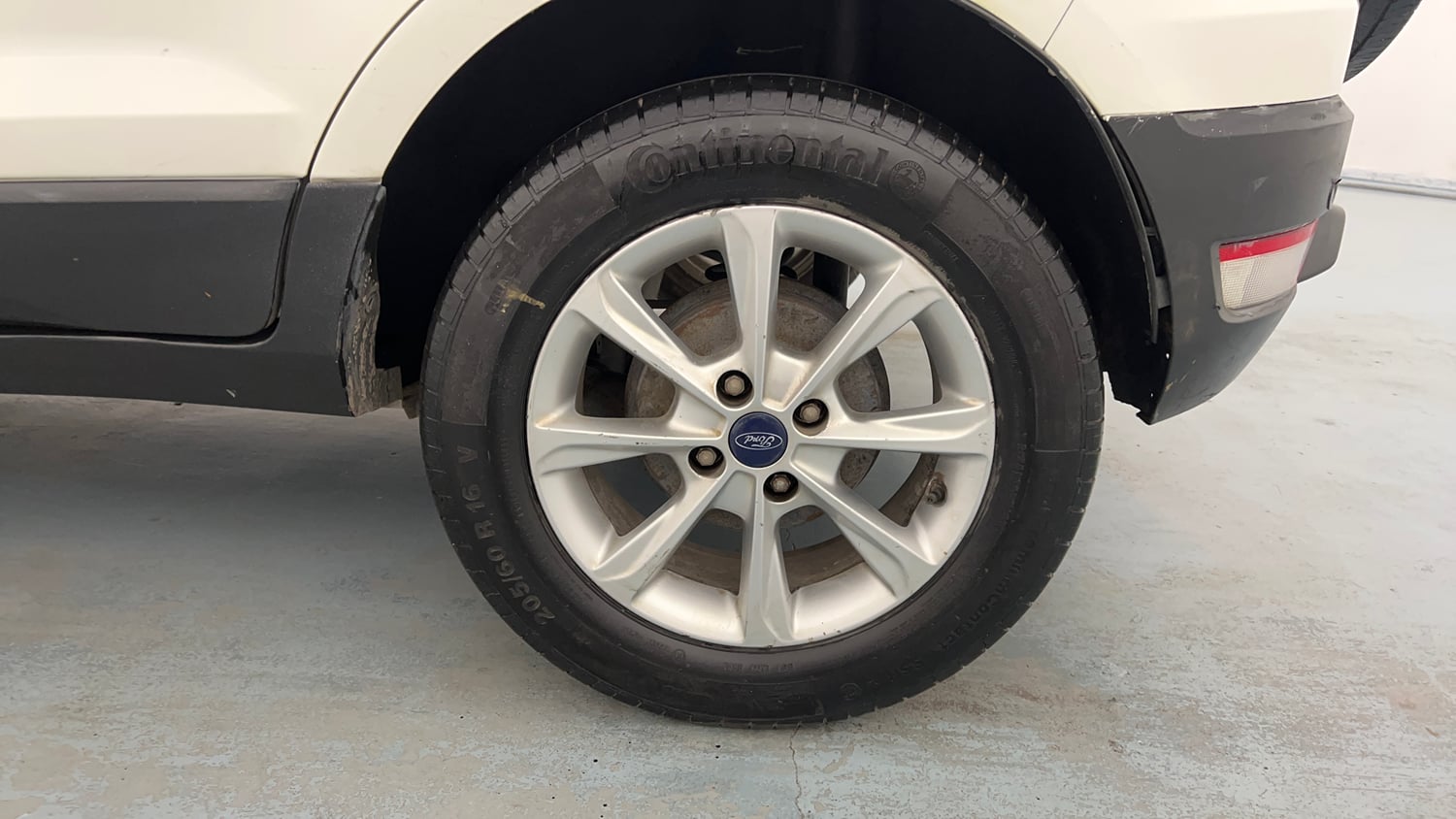 Used 2018 Ford EcoSport Titanium 1.5L TDCi Diesel Manual tyres LEFT REAR TYRE RIM VIEW