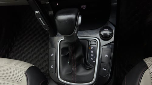 Used 2020 kia Seltos GTX Plus DCT 1.4 Petrol Automatic interior GEAR  KNOB VIEW