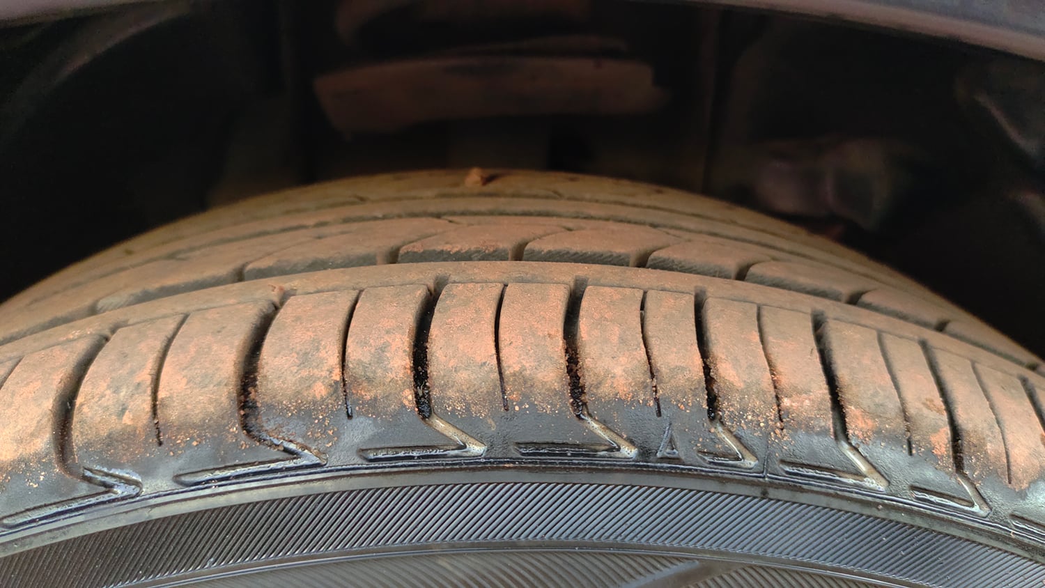 Used 2023 Tata Tiago XZA Plus Petrol Automatic tyres RIGHT FRONT TYRE TREAD VIEW