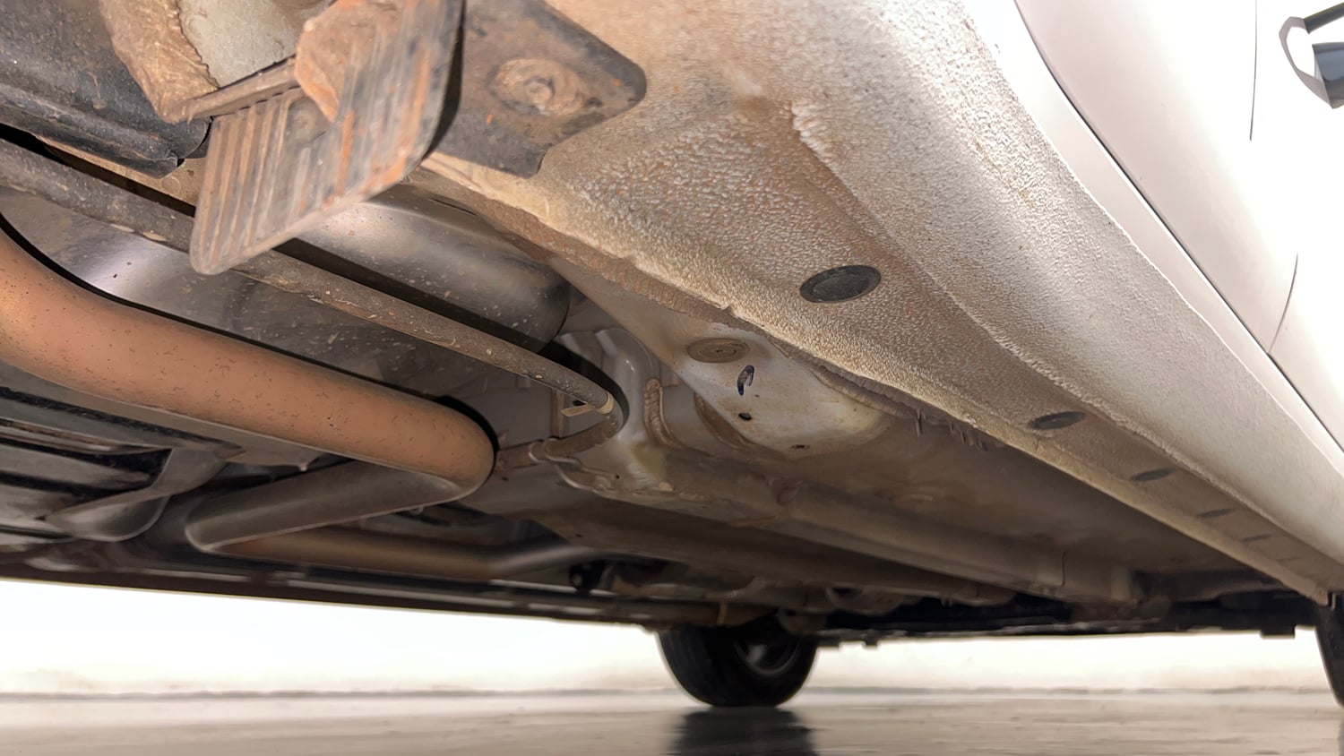 Used 2024 Hyundai Verna SX (O)1.5 Petrol MT Petrol Manual extra REAR RIGHT UNDERBODY VIEW