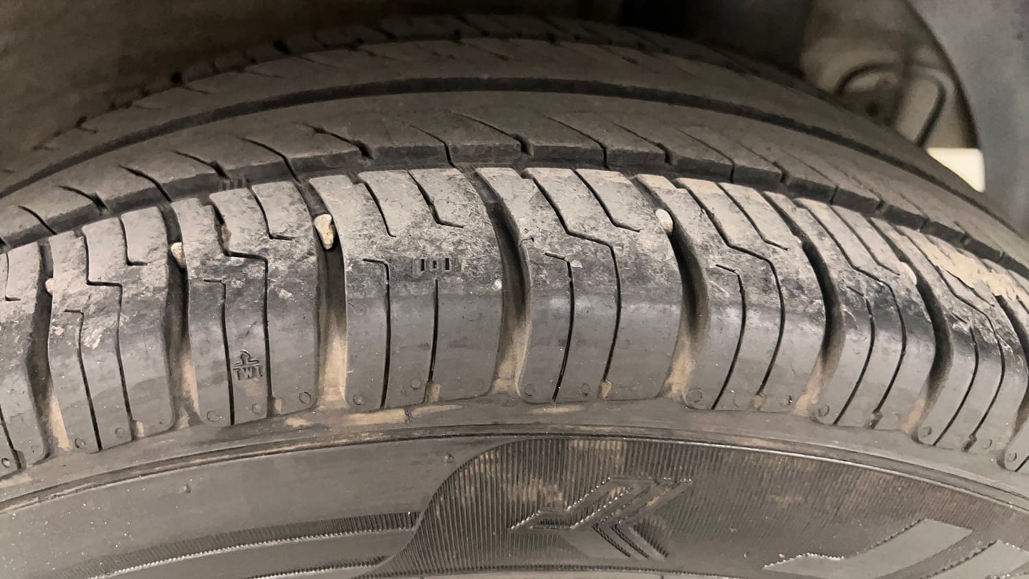 Used 2015 Hyundai Elite i20 Magna 1.2 Petrol Manual tyres LEFT REAR TYRE TREAD VIEW