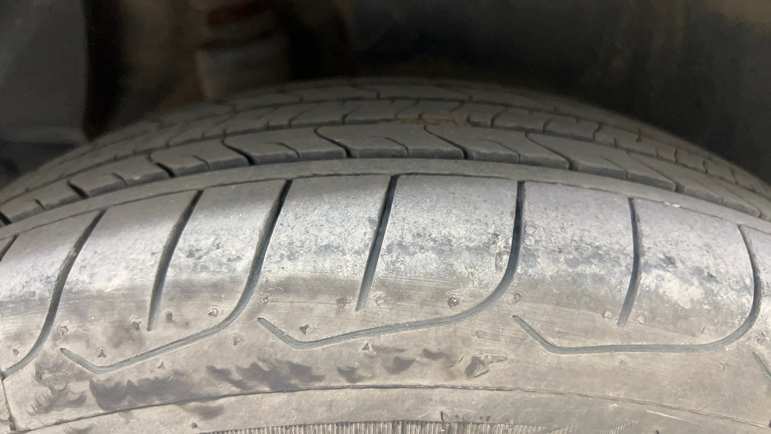 Used 2015 Hyundai Creta 1.6 SX Plus AT Diesel Automatic tyres RIGHT REAR TYRE TREAD VIEW