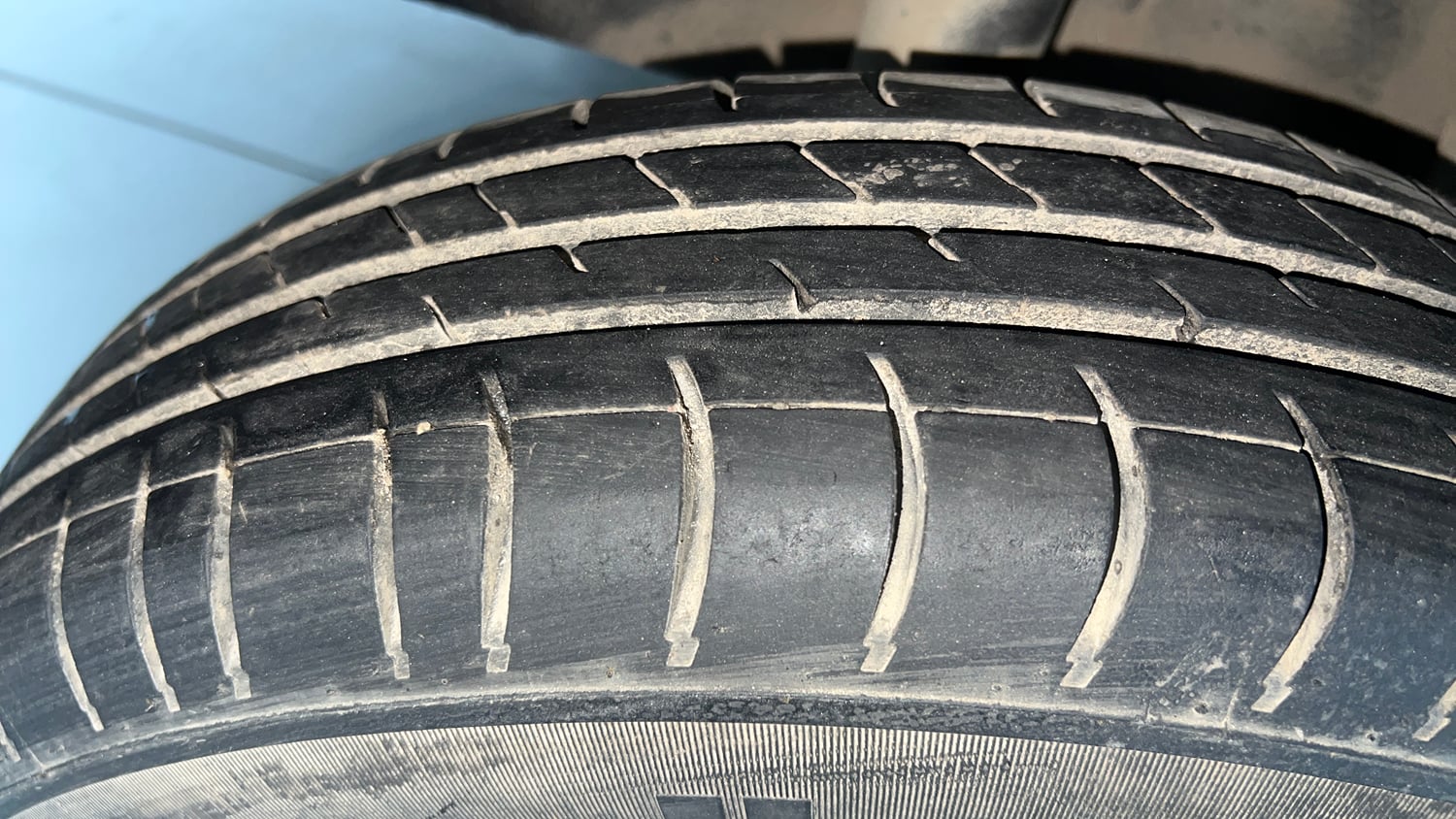 Used 2017 Renault Kwid 1.0 RXT Petrol Manual tyres RIGHT REAR TYRE TREAD VIEW