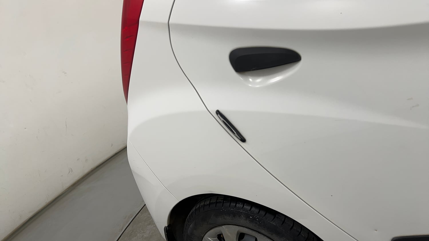 Used 2018 Hyundai Eon Magna + Petrol Manual dents MINOR SCRATCH