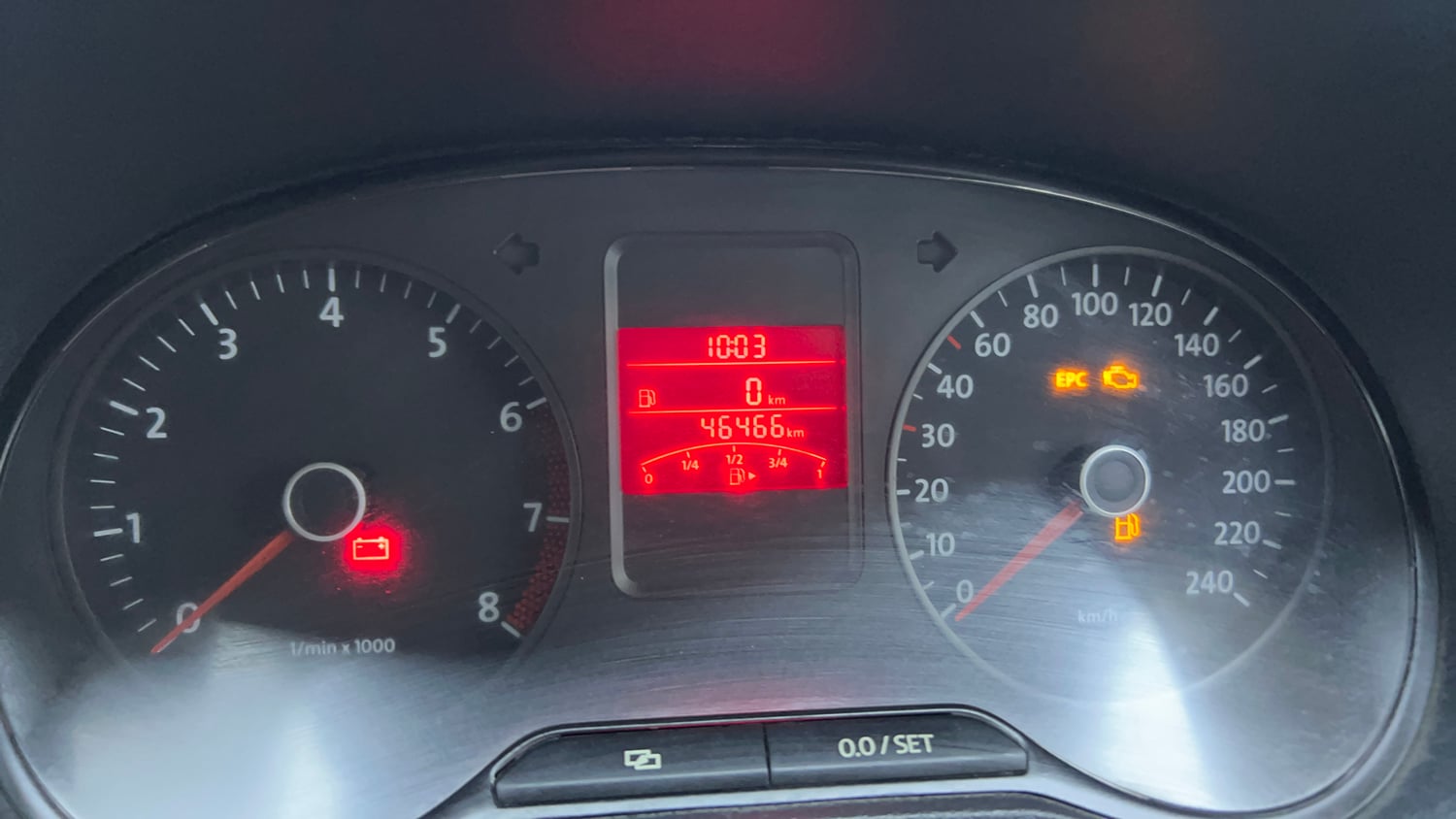 Used 2013 Volkswagen Polo Comfortline 1.2L (P) Petrol Manual interior CLUSTERMETER VIEW