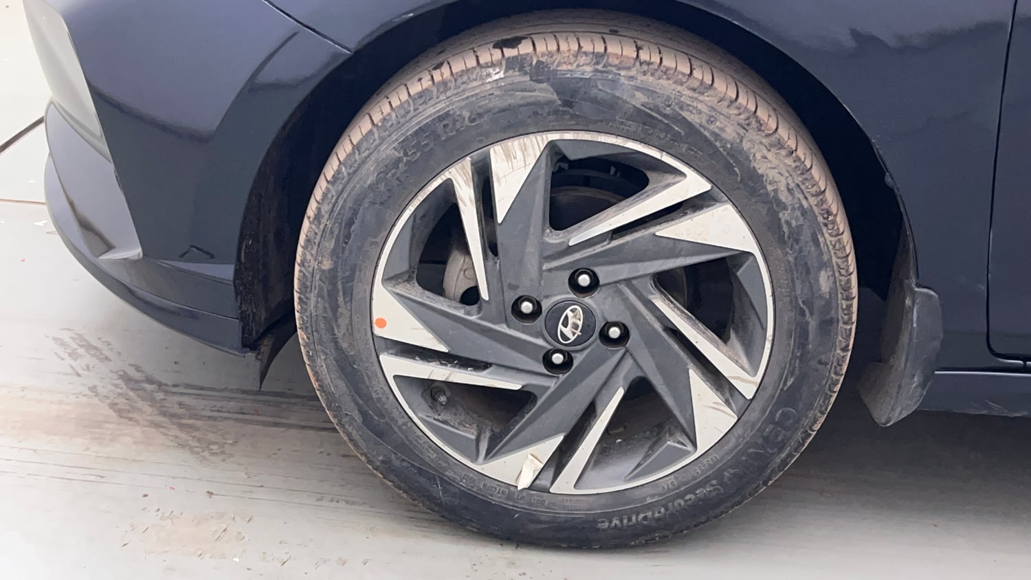 Used 2023 Hyundai i20 Asta 1.2 MT Petrol Manual tyres LEFT FRONT TYRE RIM VIEW