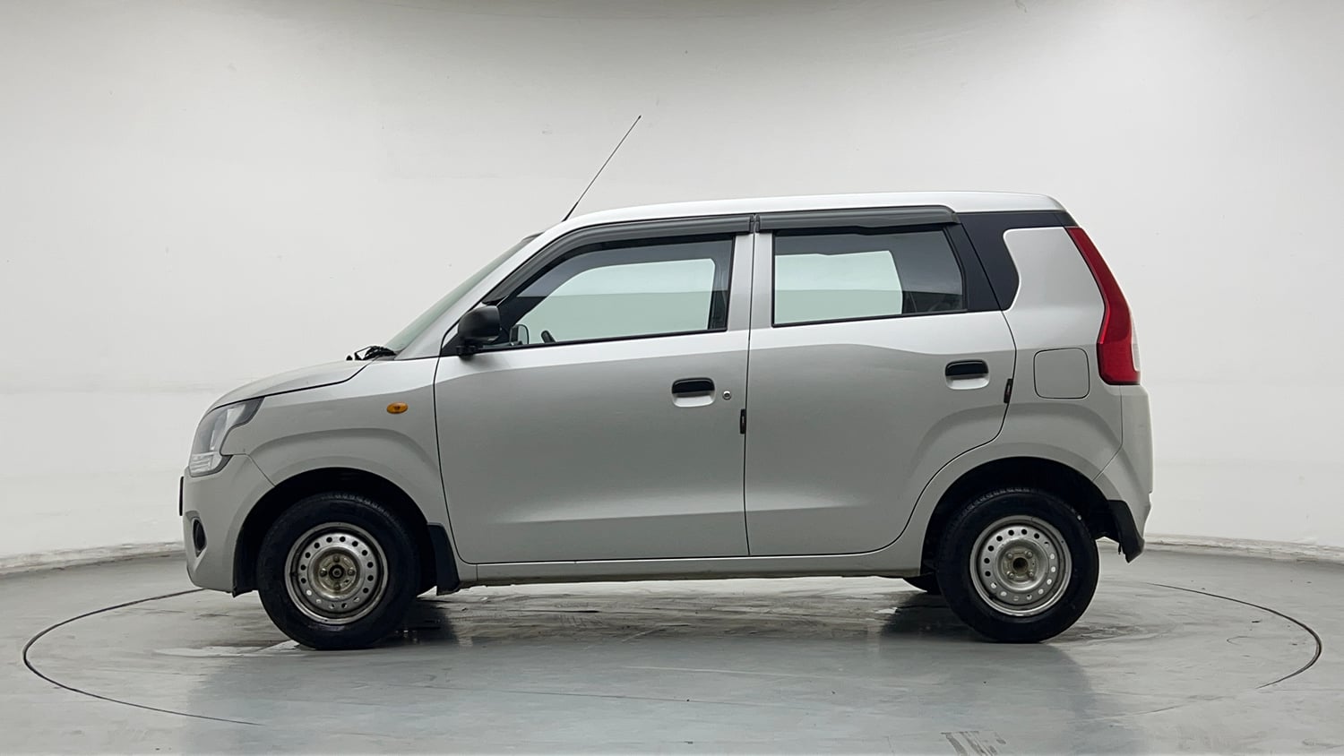 Used 2020 Maruti Suzuki Wagon R 1.0 LXi 1.0 Petrol Manual exterior LEFT SIDE VIEW