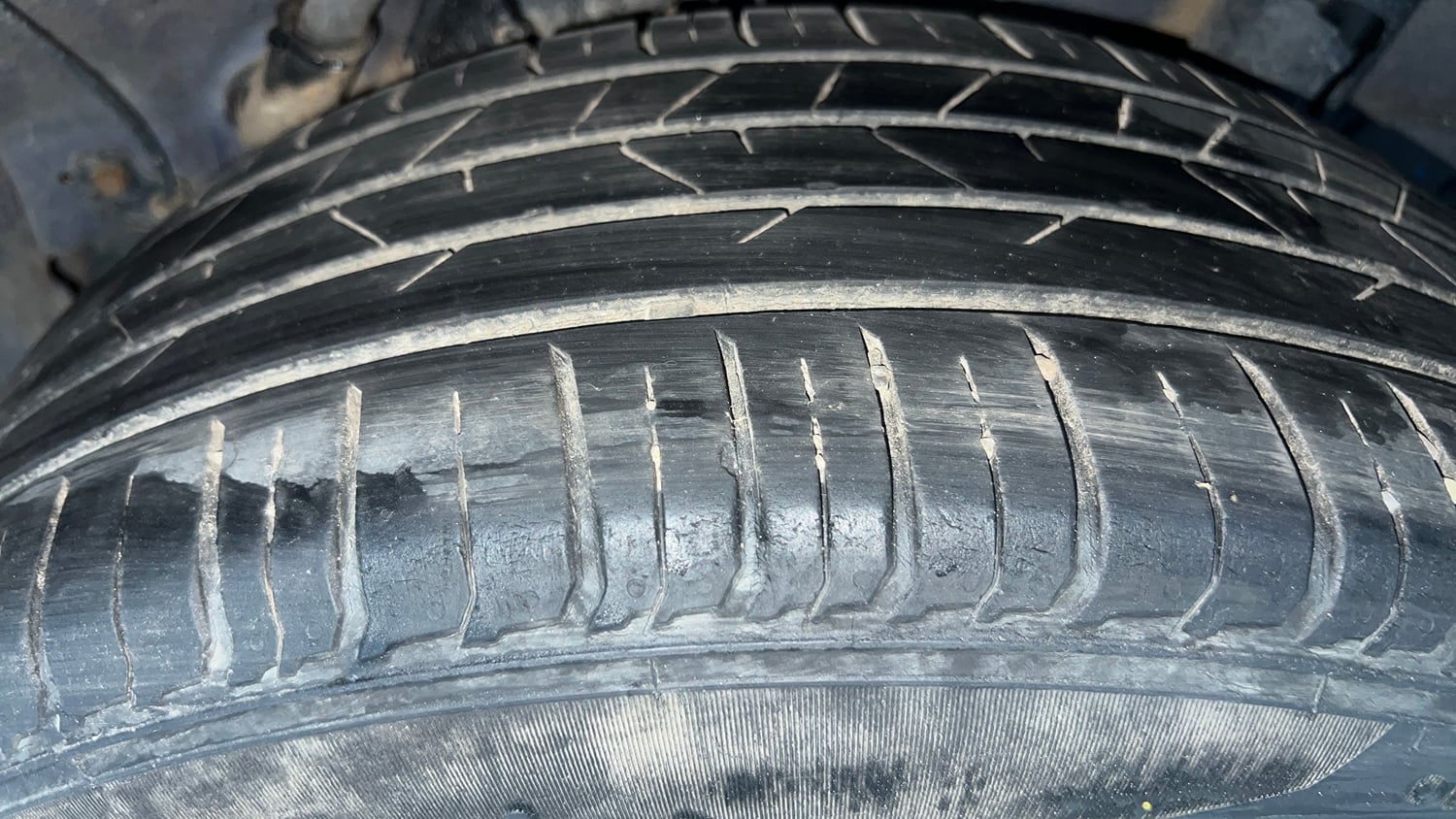 Used 2021 Hyundai Venue SX 1.0 Turbo Petrol Manual tyres LEFT REAR TYRE TREAD VIEW