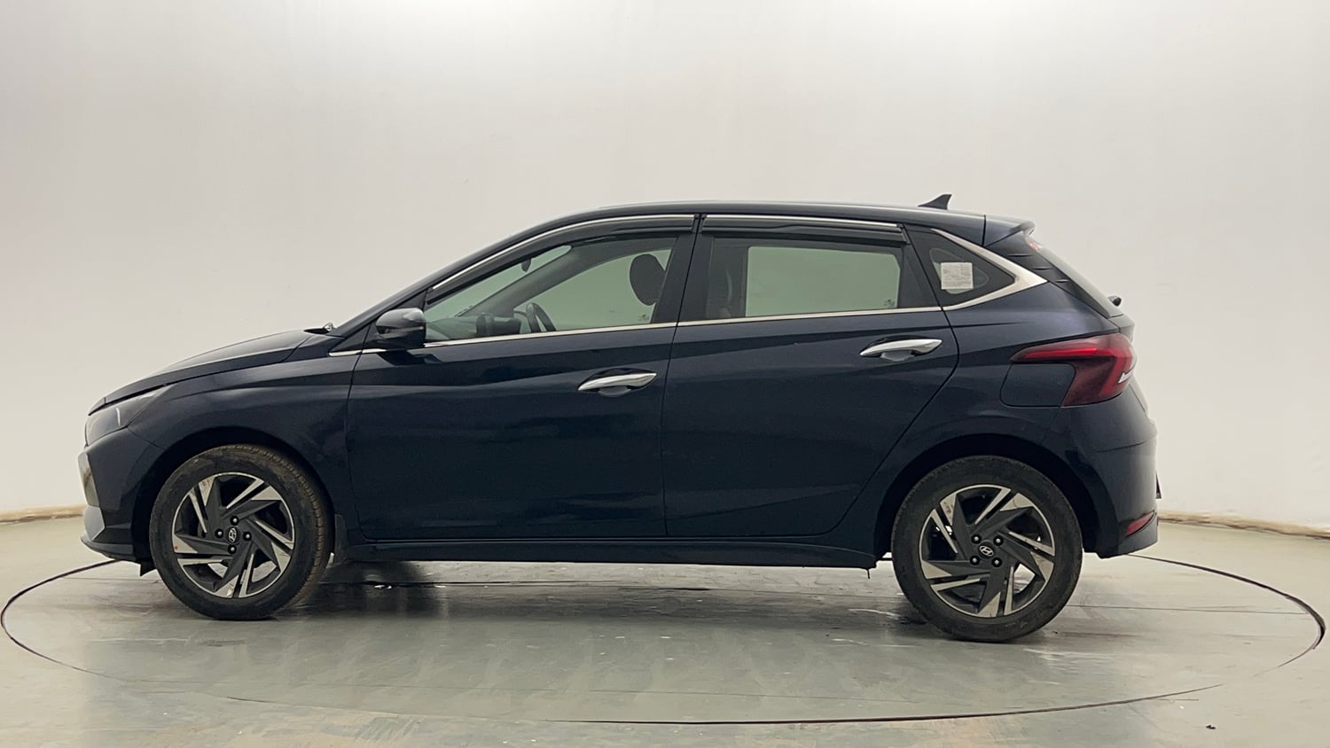Used 2023 Hyundai i20 Asta 1.2 MT Petrol Manual exterior LEFT SIDE VIEW