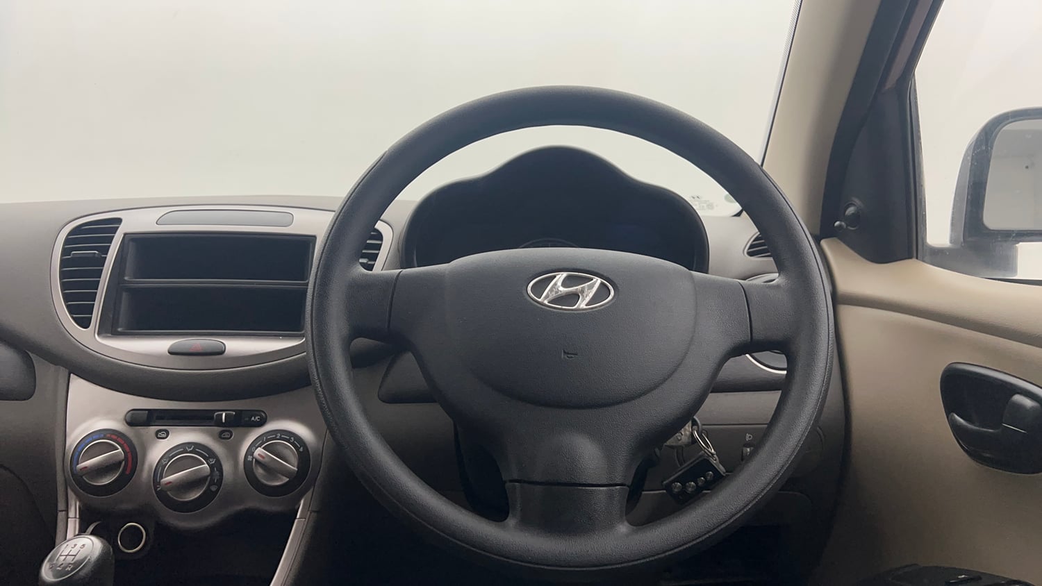 Used 2015 Hyundai i10 Magna 1.1 iRDE2 Petrol Manual interior STEERING VIEW