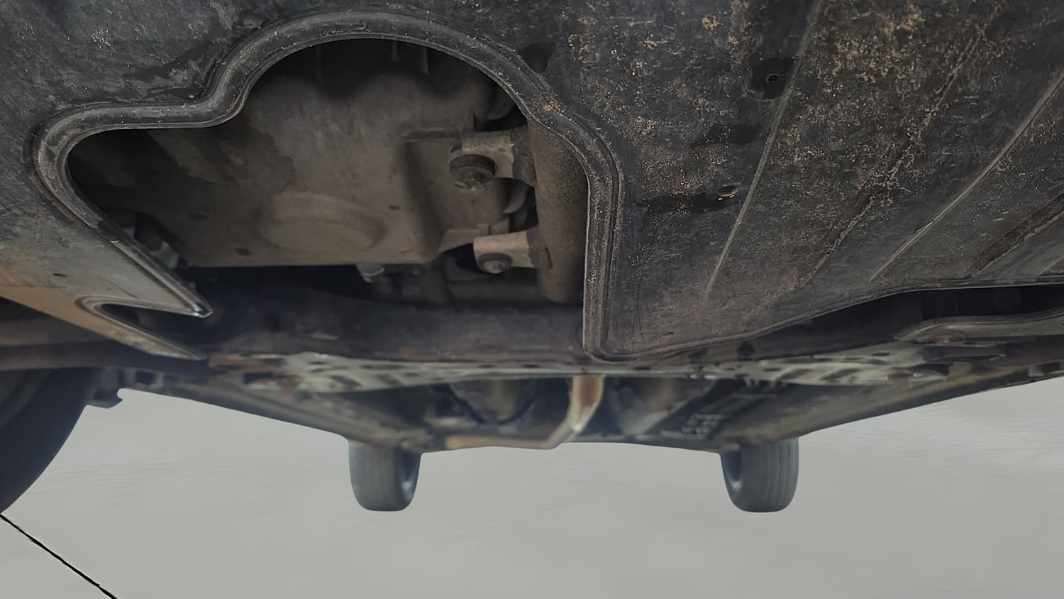 Used 2022 Kia Sonet HTX 1.5 Diesel Manual extra FRONT LEFT UNDERBODY VIEW