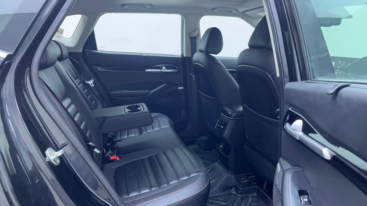 Used 2022 Kia Seltos GTX Plus 1.4 DCT Petrol Automatic interior RIGHT SIDE REAR DOOR CABIN VIEW