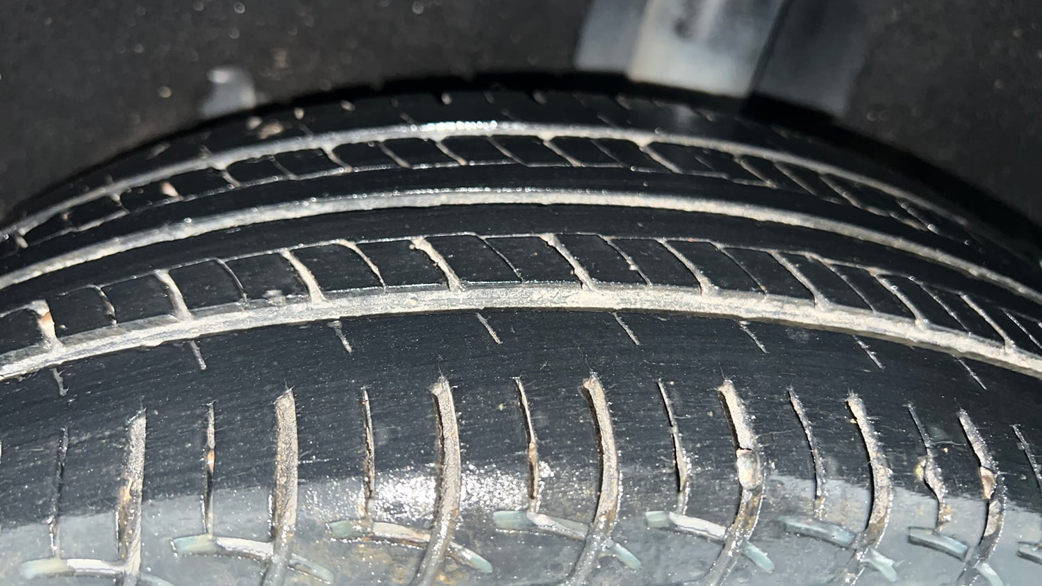 Used 2017 Maruti Suzuki Baleno Delta 1.3 Diesel Manual tyres LEFT REAR TYRE TREAD VIEW