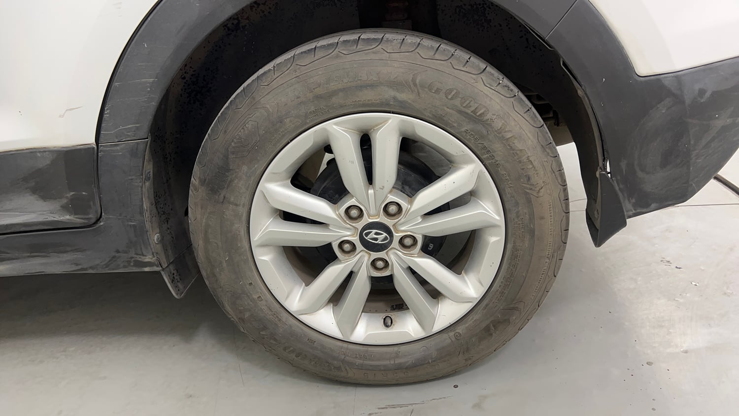 Used 2015 Hyundai Creta 1.6 SX Plus AT Diesel Automatic tyres LEFT REAR TYRE RIM VIEW