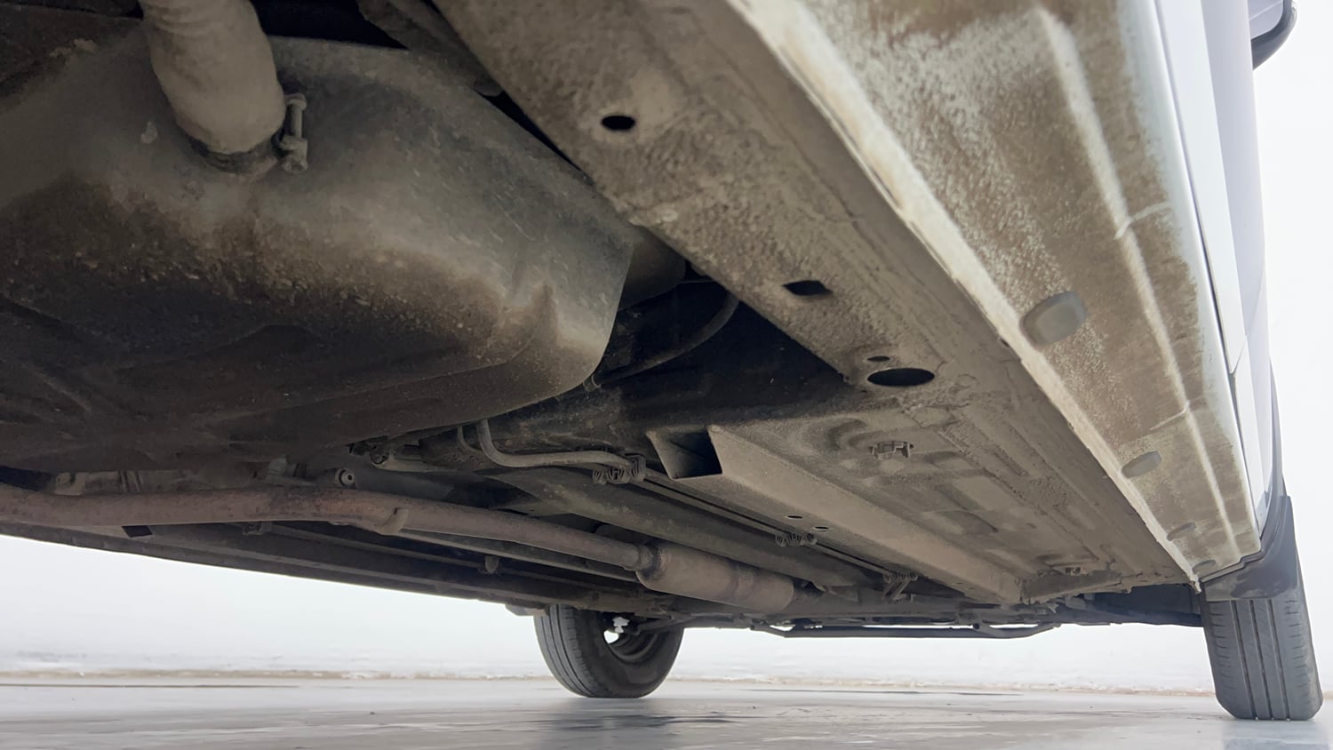 Used 2022 Renault Triber RXT EASY-R AMT Petrol Automatic extra REAR RIGHT UNDERBODY VIEW