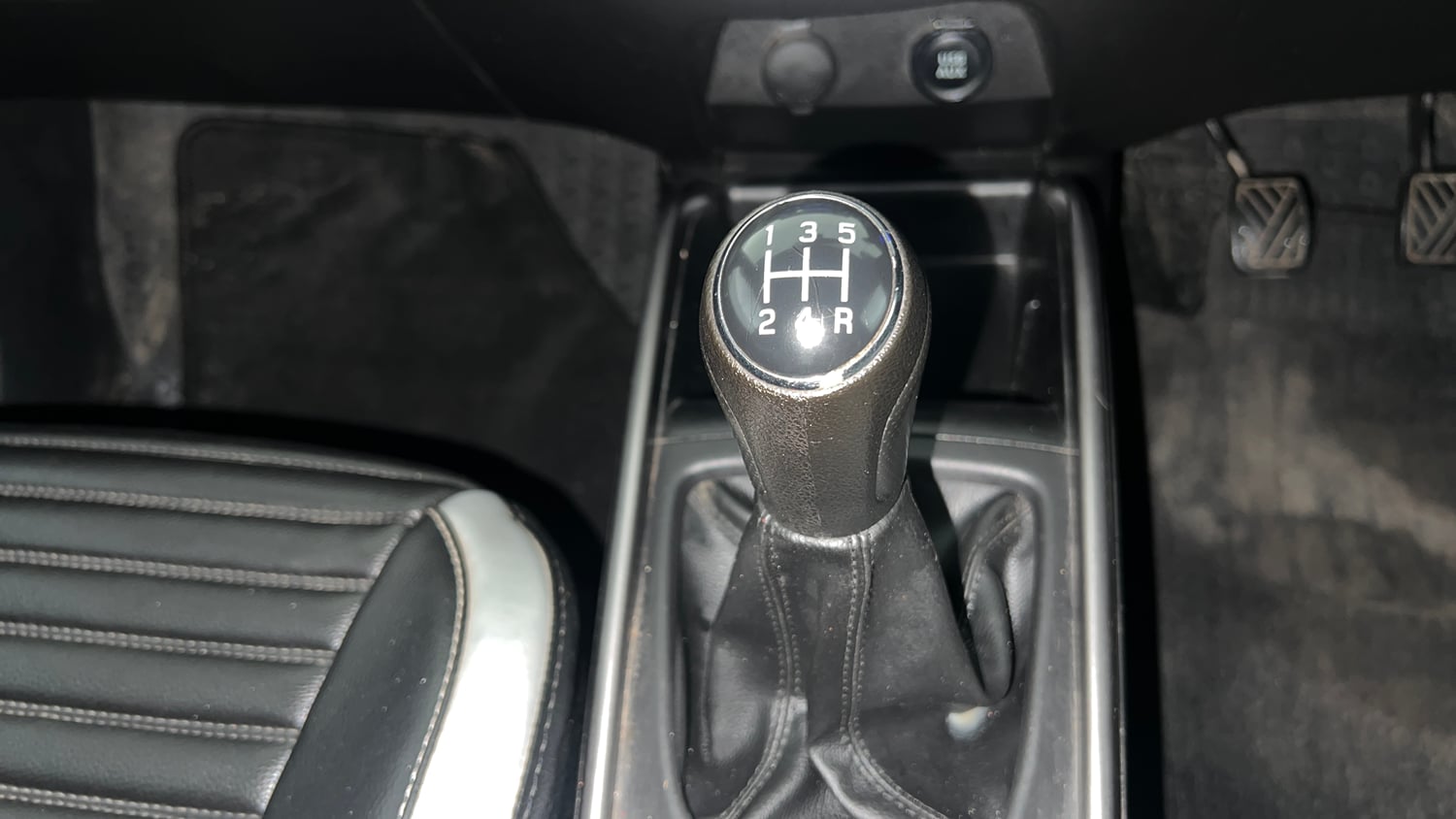 Used 2022 Maruti Suzuki Baleno Delta Petrol Manual interior GEAR  KNOB VIEW