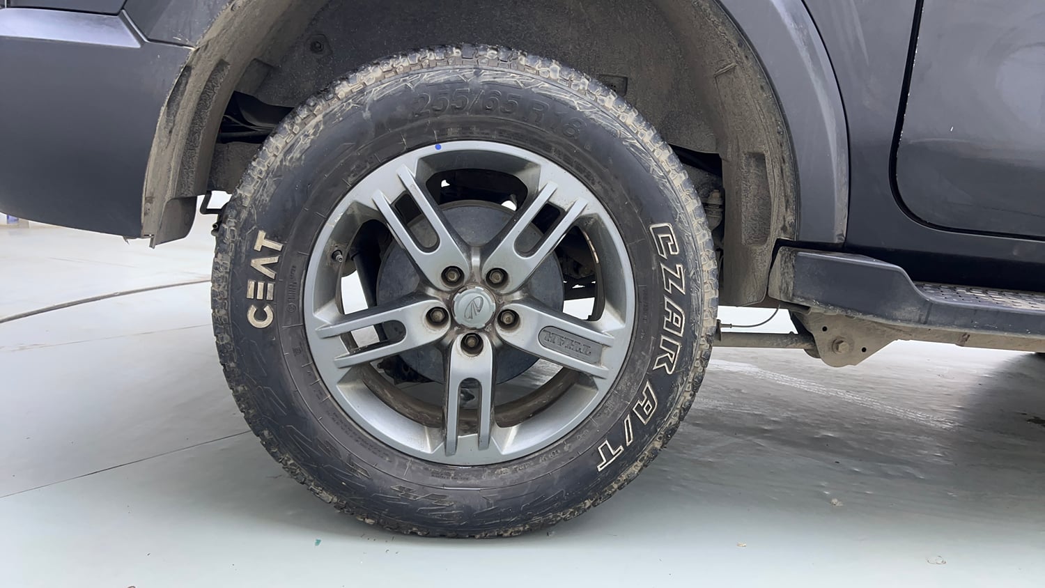 Used 2021 mahindra Thar LX Hard Top Petrol AT 4WD Petrol Automatic tyres RIGHT REAR TYRE RIM VIEW