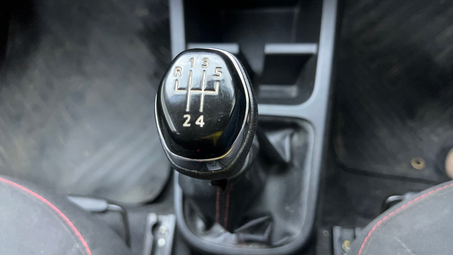 Used 2021 Renault Kwid RXT 1.0 Opt Petrol Manual interior GEAR  KNOB VIEW