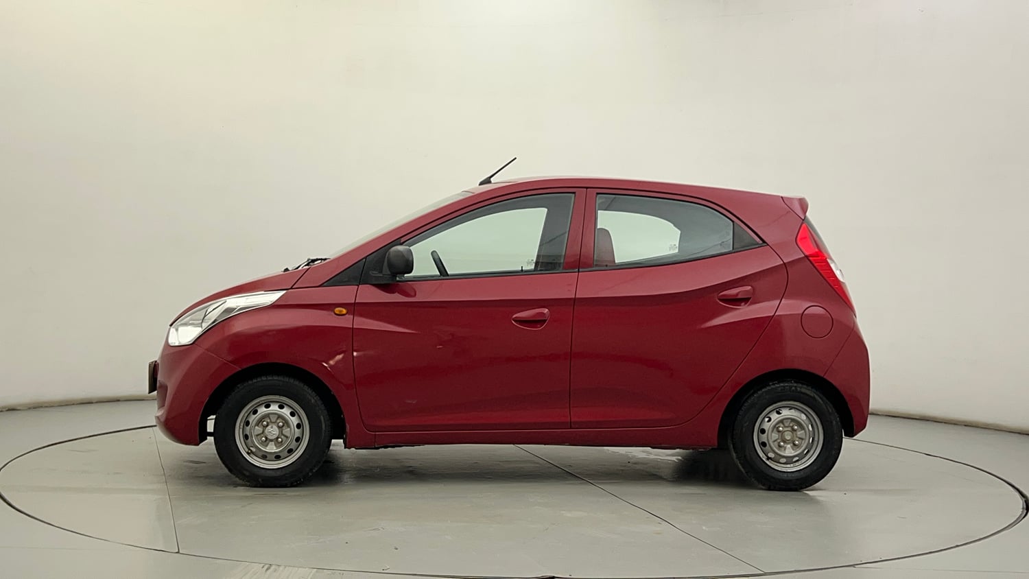 Used 2015 Hyundai Eon Era Petrol Manual exterior LEFT SIDE VIEW