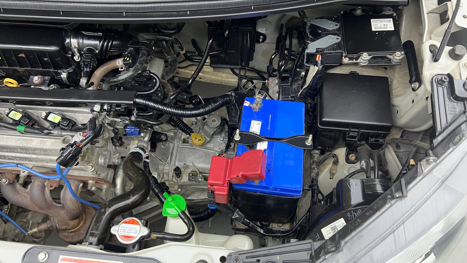 Used 2020 Maruti Suzuki Wagon R 1.0 LXi 1.0 Petrol Manual engine ENGINE LEFT SIDE VIEW
