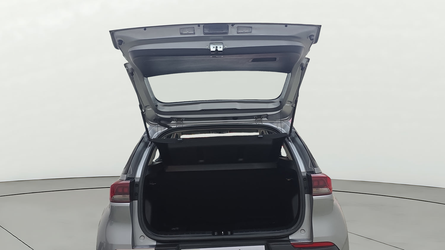 Used 2022 Kia Sonet HTX 1.5 Diesel Manual interior DICKY DOOR OPEN VIEW