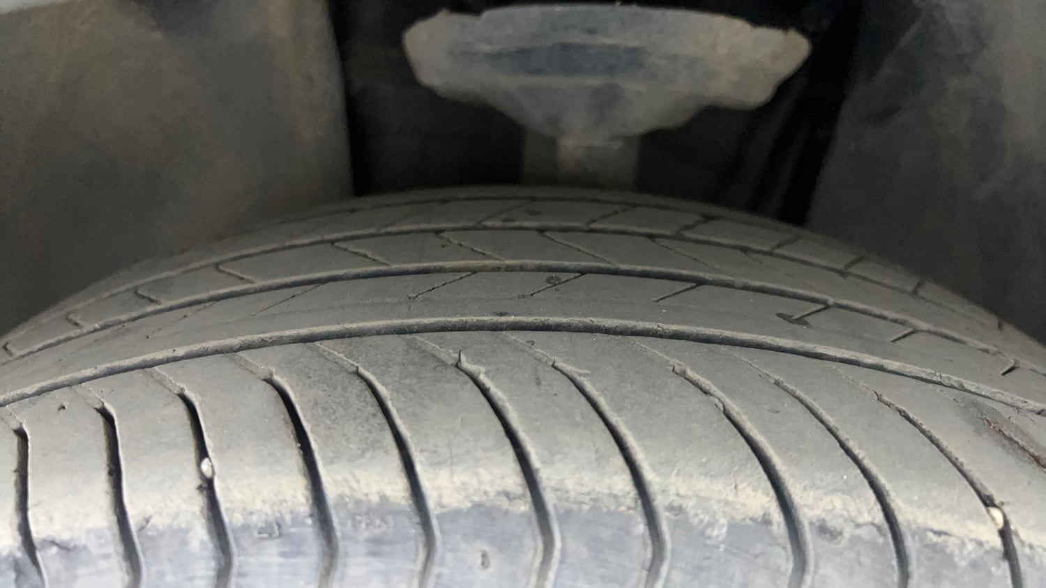Used 2024 Skoda Kushaq Style 1.0L TSI MT Petrol Manual tyres LEFT FRONT TYRE TREAD VIEW
