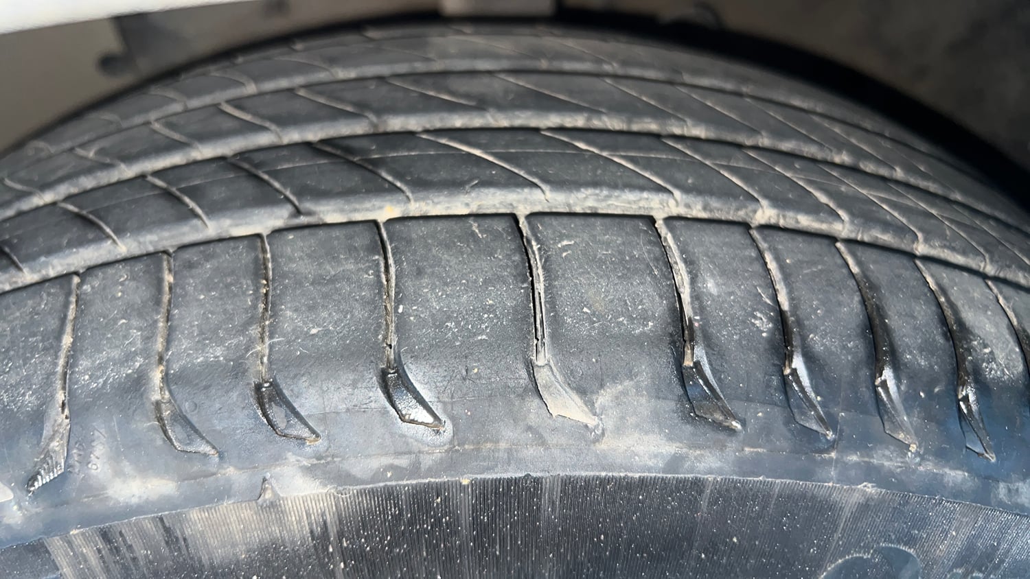 Used 2019 Hyundai Venue SX Plus 1.0 Turbo DCT Petrol Automatic tyres LEFT FRONT TYRE TREAD VIEW