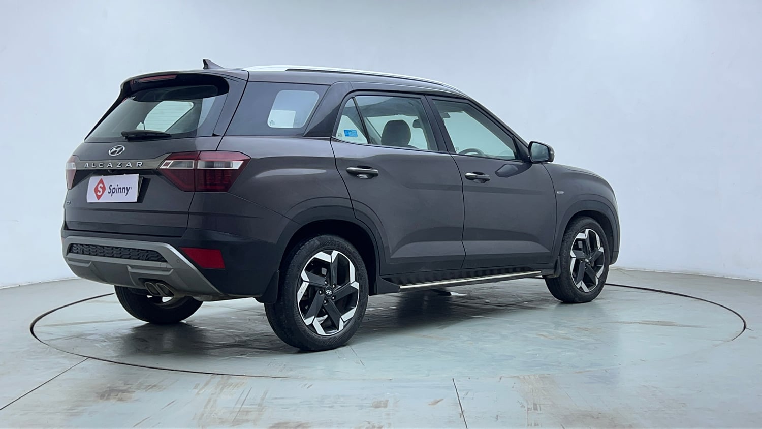 Used 2021 Hyundai Alcazar Platinum (O) 6 STR 2.0 Petrol AT Petrol Automatic exterior RIGHT REAR CORNER VIEW