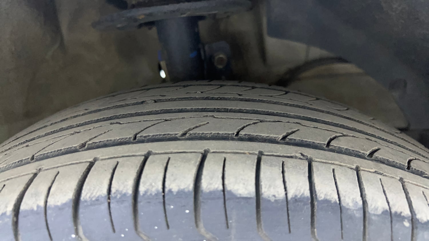 Used 2019 Maruti Suzuki Dzire VXi AMT Petrol Automatic tyres RIGHT FRONT TYRE TREAD VIEW
