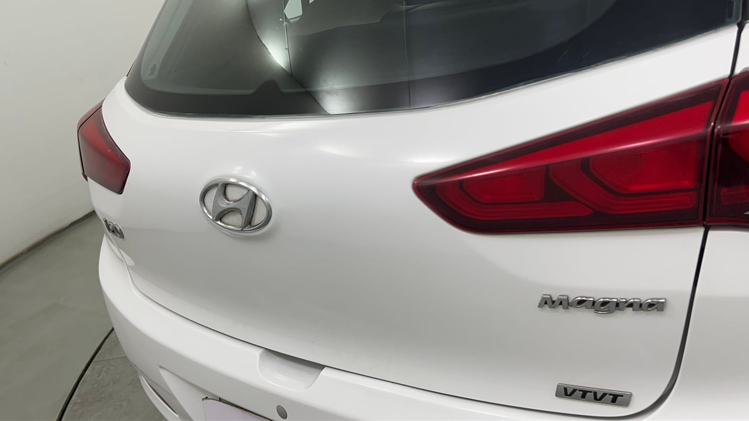 Used 2015 Hyundai Elite i20 Magna 1.2 Petrol Manual dents MINOR SCRATCH