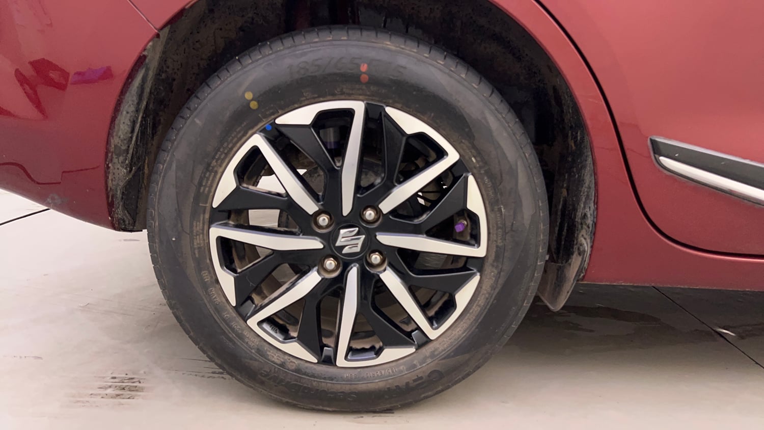 Used 2024 Maruti Suzuki Dzire ZXi Plus AMT Petrol Automatic tyres RIGHT REAR TYRE RIM VIEW