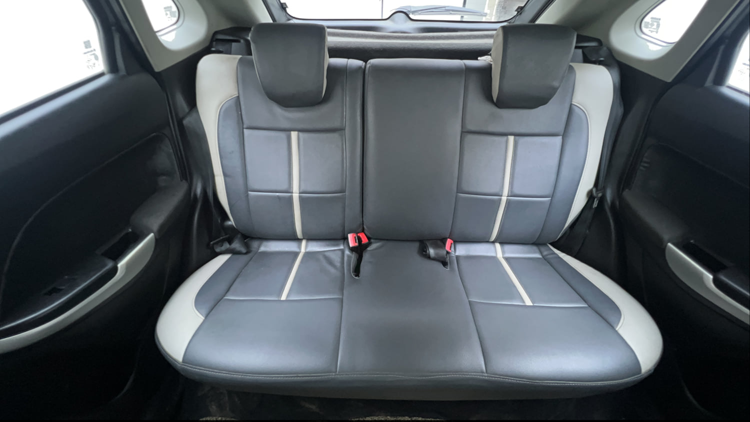 Used 2016 Maruti Suzuki Baleno Delta 1.2 Petrol Manual interior REAR SEAT CONDITION VIEW
