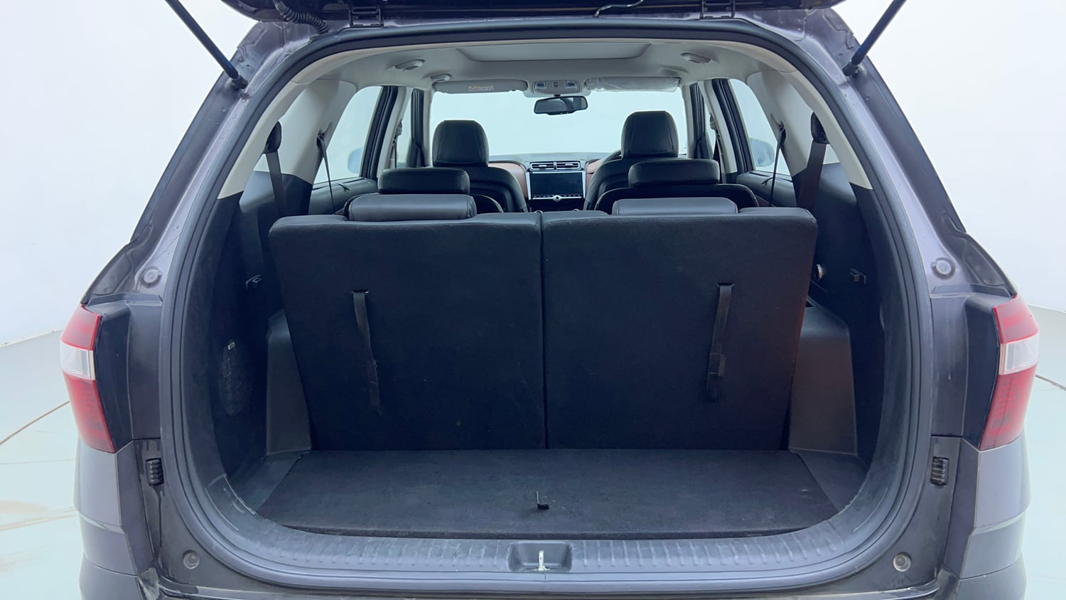 Used 2021 Hyundai Alcazar Platinum (O) 6 STR 2.0 Petrol AT Petrol Automatic interior DICKY INSIDE VIEW