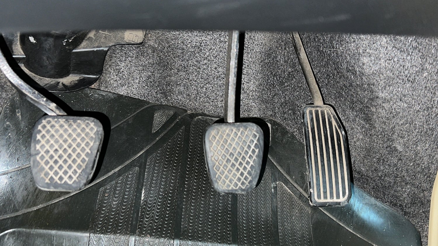 Used 2014 Honda Amaze 1.2 EX i-VTEC Petrol Manual interior PEDALS VIEW