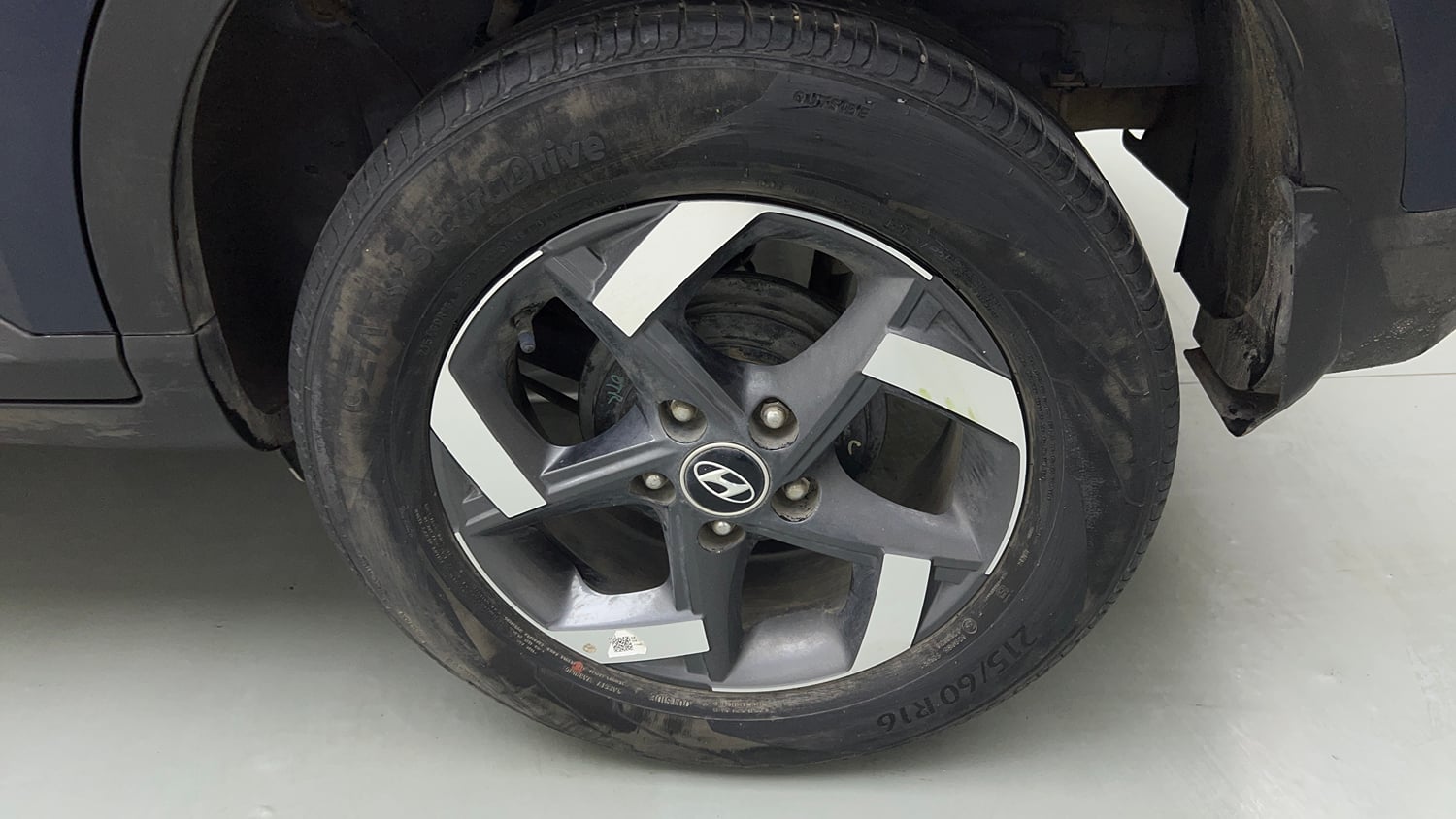Used 2021 Hyundai Venue SX 1.0 Turbo Petrol Manual tyres LEFT REAR TYRE RIM VIEW