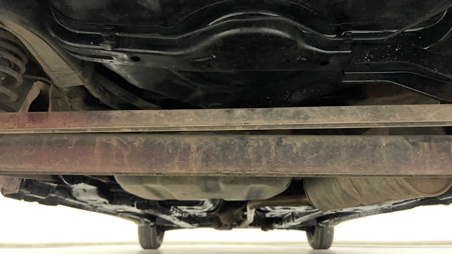 Used 2015 Hyundai Eon Era Petrol Manual extra REAR UNDERBODY VIEW (TAKEN FROM REAR)