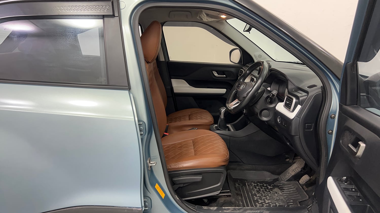 Used 2023 Tata Punch Creative Dual Tone Petrol Manual interior RIGHT SIDE FRONT DOOR CABIN VIEW