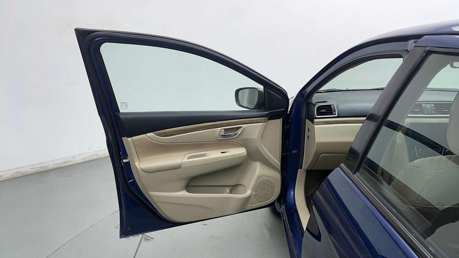Used 2020 Maruti Suzuki Ciaz Delta Hybrid 1.5 Petrol Manual interior LEFT FRONT DOOR OPEN VIEW