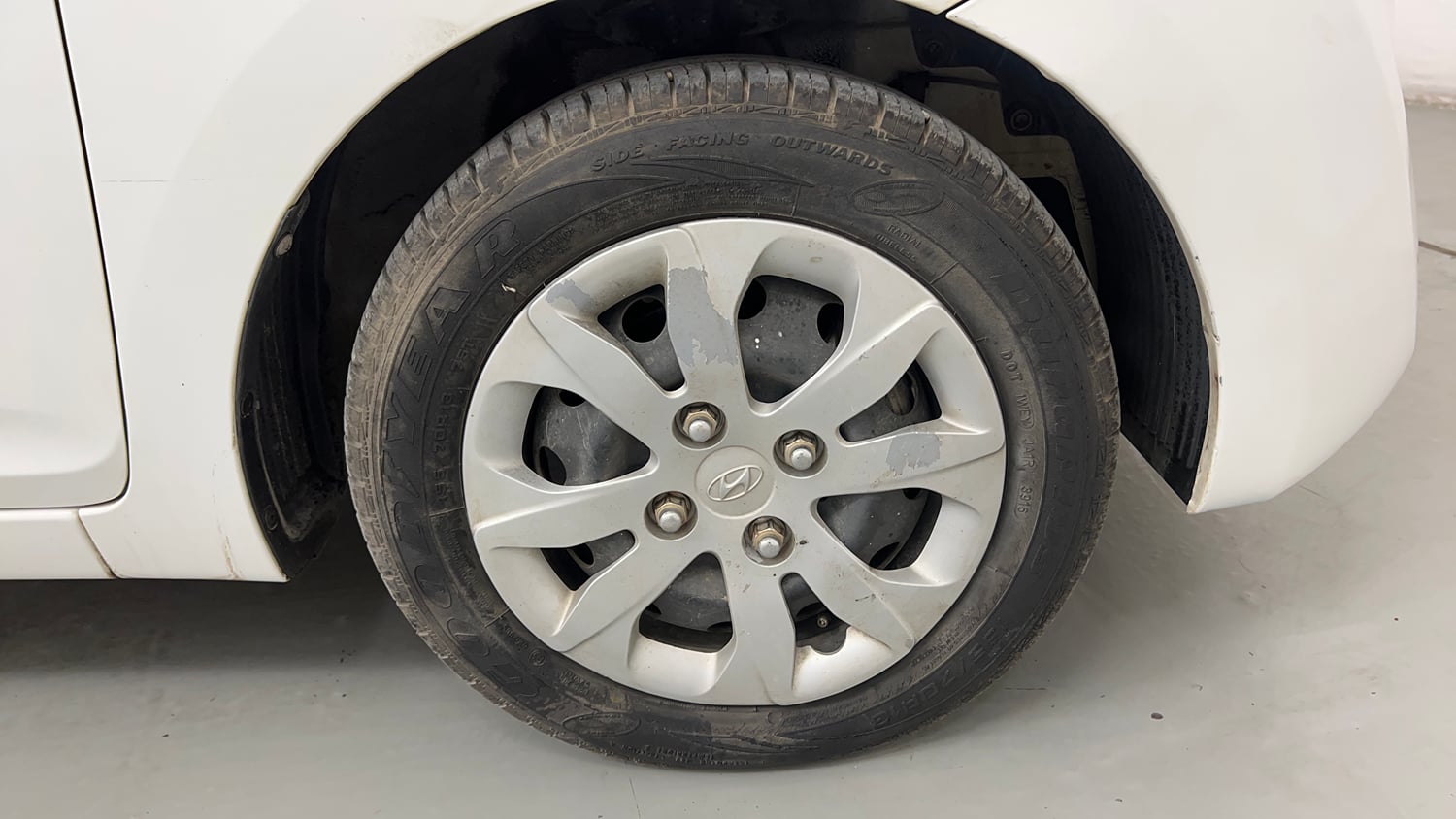 Used 2016 Hyundai Eon 1.0 Kappa Magna + (O) Petrol Manual tyres RIGHT FRONT TYRE RIM VIEW